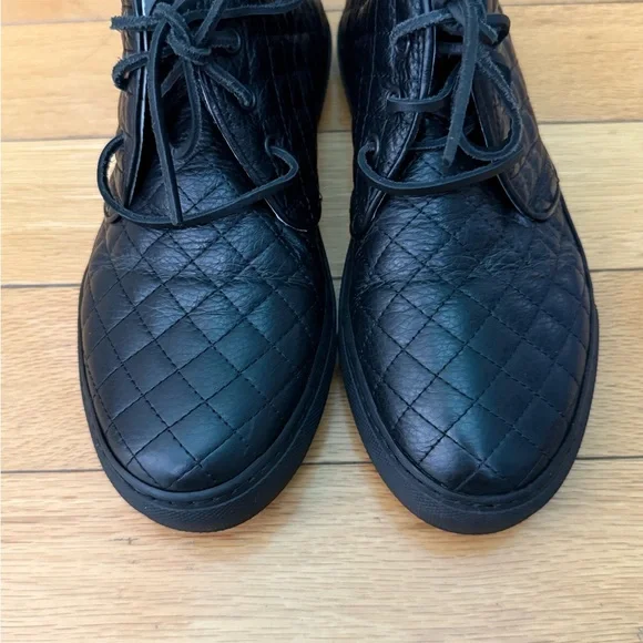 Del Toro black quilted leather chukka sneakers